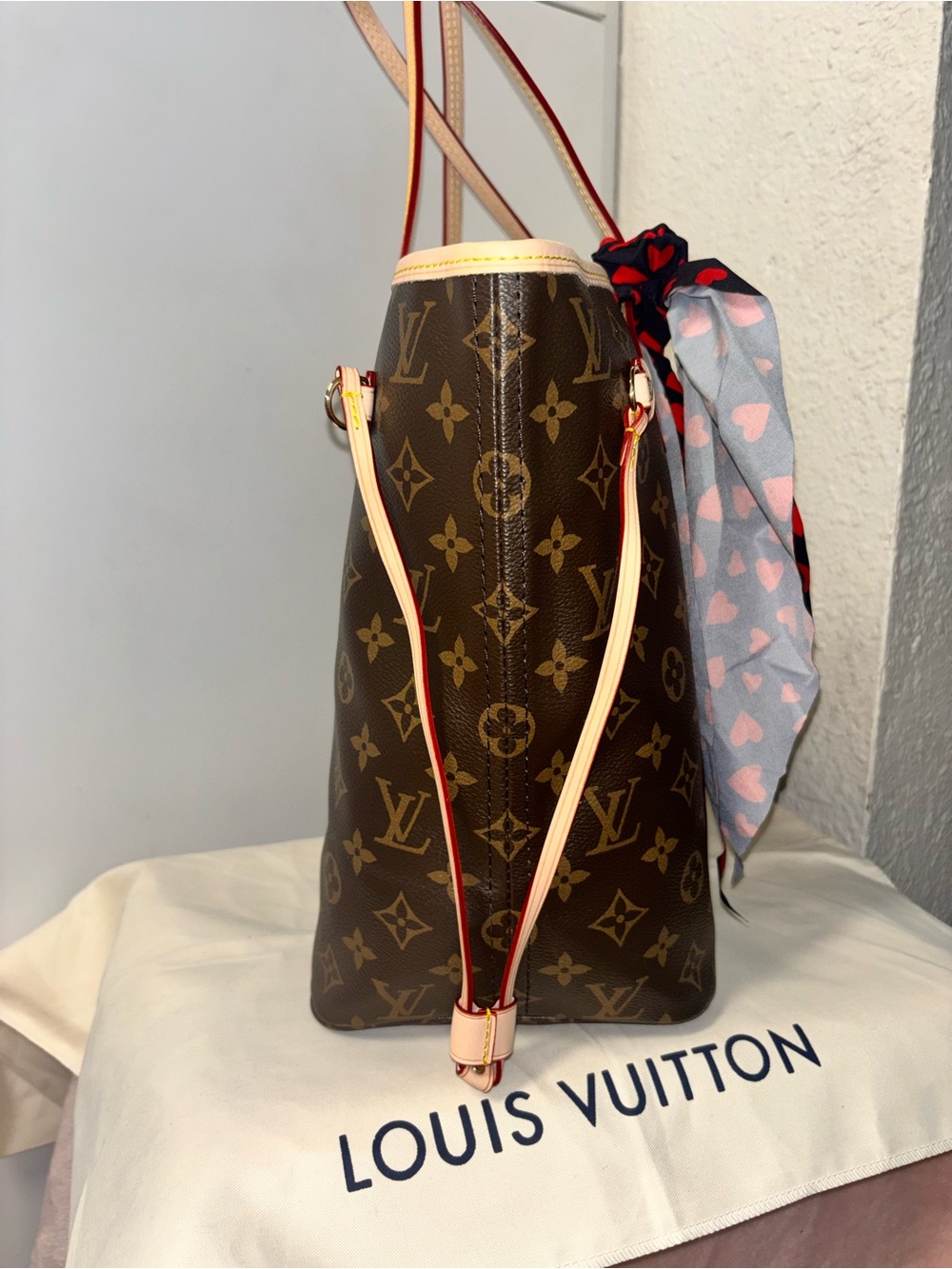 Louis Vuitton MM Monogram Neverfull with red interior - Picture 6 of 16